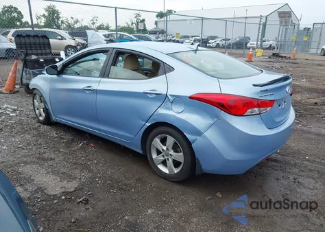 2013 Hyundai Elantra Gls z USA, uszkodzony, nr VIN KMHDH4AE6DU555735
